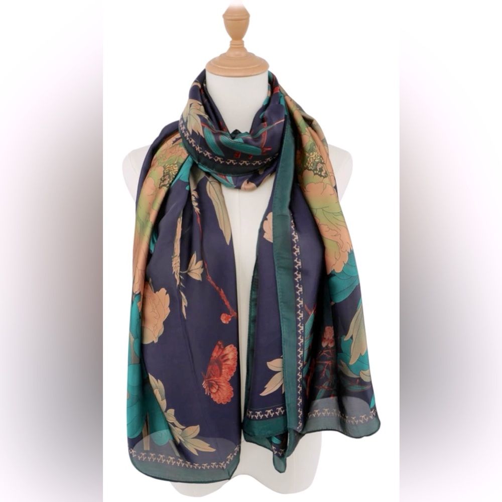 Scarf - Picture 5 of 8